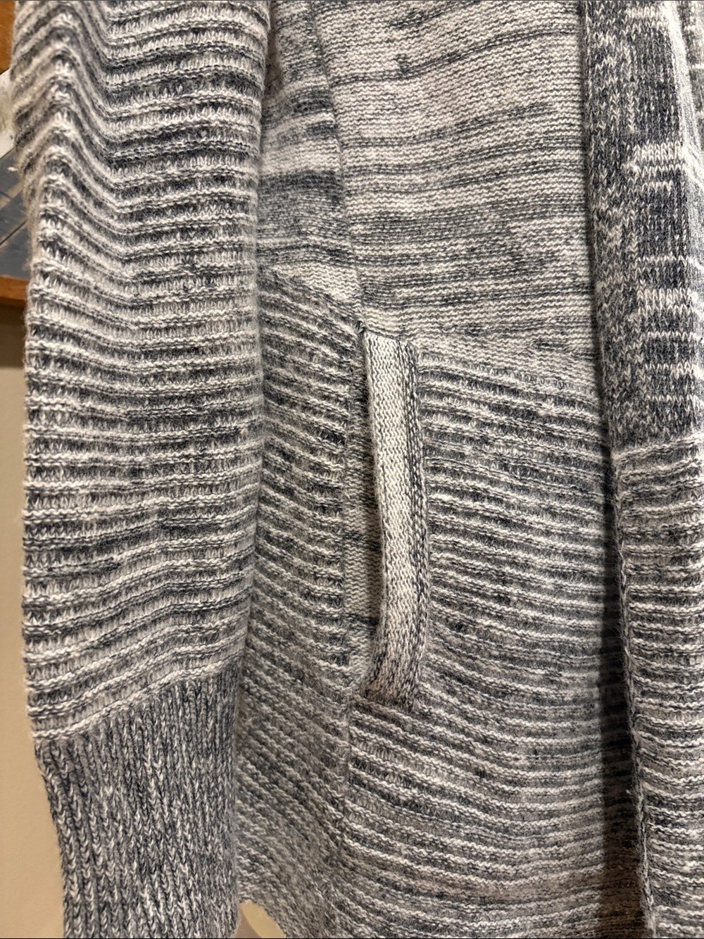 Banana Republic Merino Wool Blend Heather Grey Knit Cardigan Sweater size XS - Picture 9 of 14